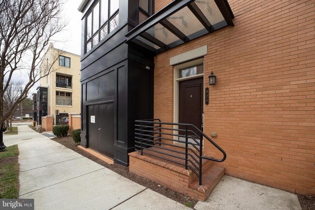 Building Photo - 620 McKenzie Ave