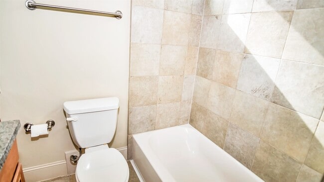 Building Photo - 1611 Silver St