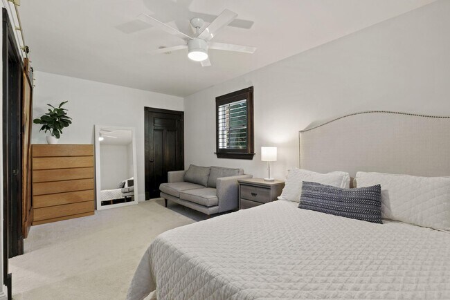 Building Photo - 2730 Oak Valley Dr