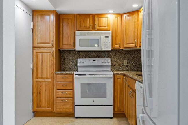 Building Photo - 1950 S Ocean Dr