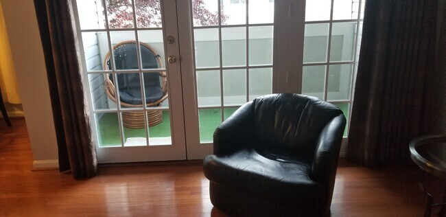 Building Photo - 6425 Richmond Hwy