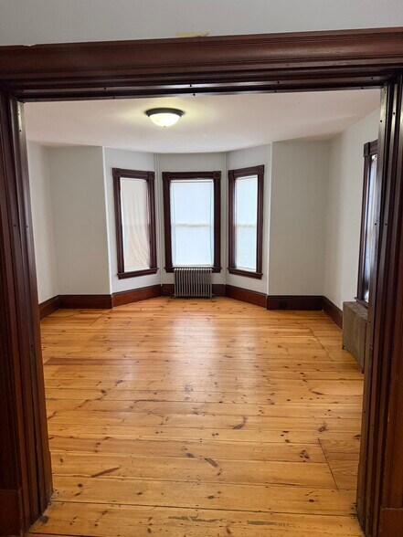 Linving Room/Flex Bedroom - 15 Hayden St