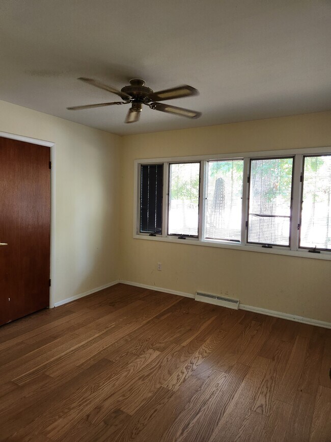 Building Photo - 13231 Lenfant Dr