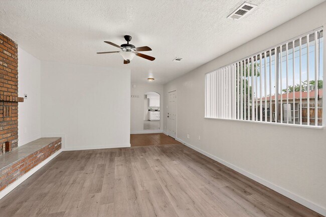 Building Photo - 1846 Henry Cir SW