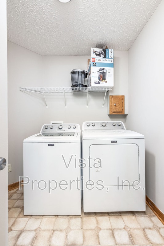 Building Photo - 7225 Bromfield Dr