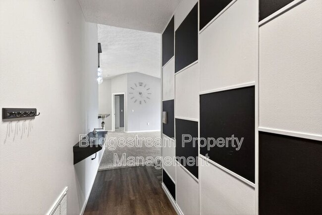 Building Photo - 6591 Brigham Sq