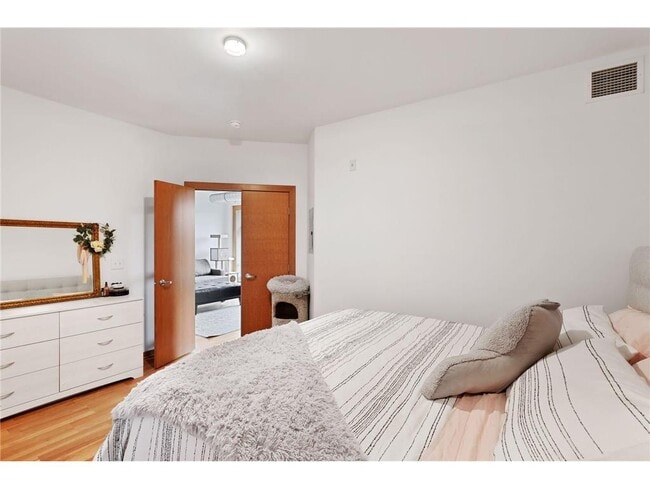 Building Photo - 15 E Franklin Ave