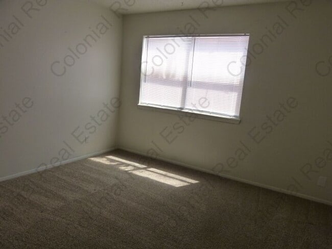 Building Photo - Cozy 2 bedroom 2 bathroom townhome