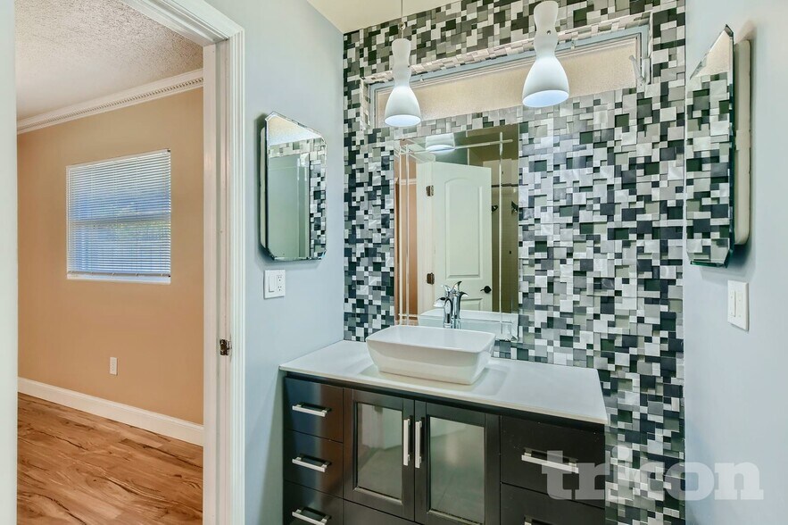 Building Photo - 10326 Hetrick Cir E