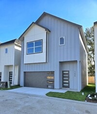 Building Photo - 706 Savonna