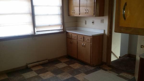 Building Photo - 2 Bedroom Single Family