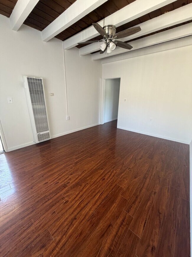 Interior Photo - p12225