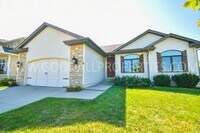 Building Photo - Beautiful 4 Bedroom in Waukee