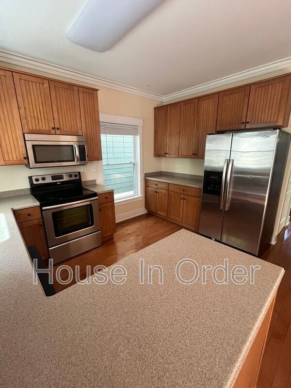 Building Photo - 129 Aurora Dr