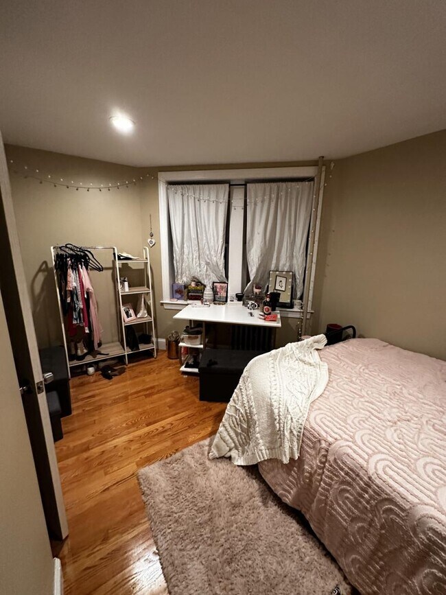 Building Photo - 4 bedroom in Brookline MA 02446