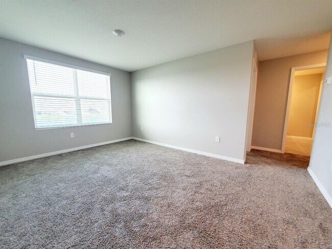 Building Photo - 1014 Golden Shiner Ave