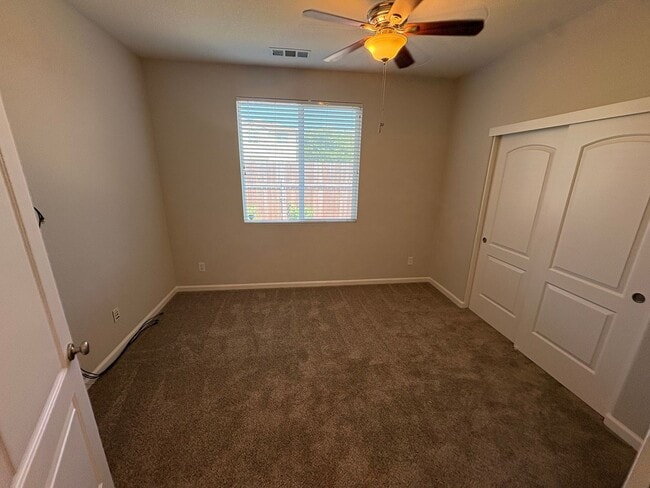 Building Photo - 1332 Tuolumne Way