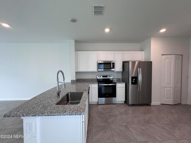 Building Photo - 39 Tidal Bch Ave