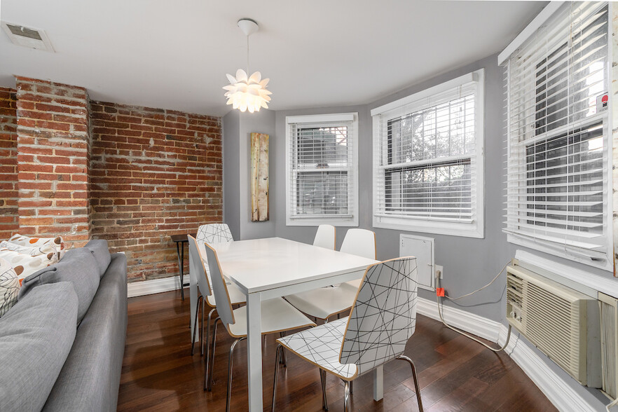 dining area - 1818 Calvert St NW