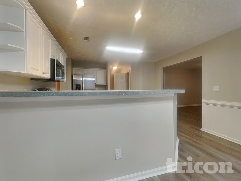 Building Photo - 65 Cascade Ct