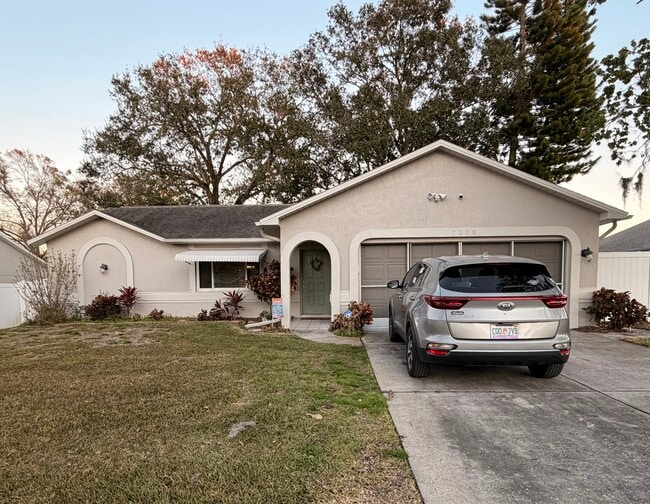 Building Photo - 7308 Fairwood Ave