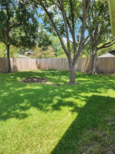 Building Photo - 1804 Kingwood Cove
