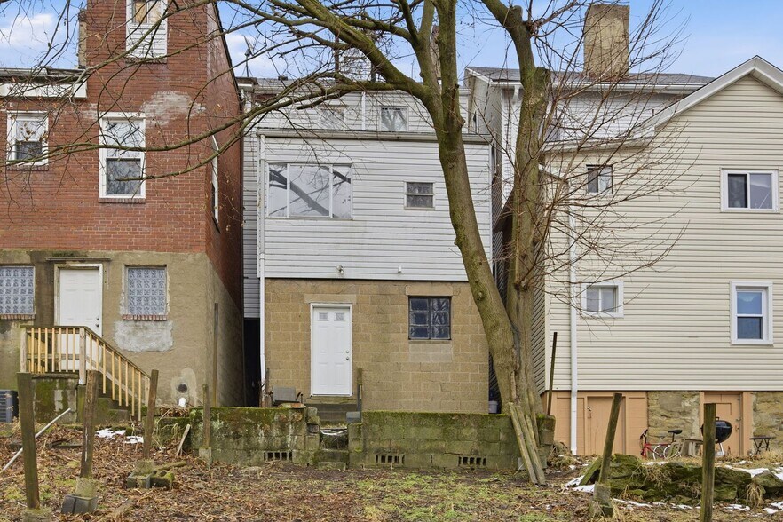 Building Photo - 186 Oneida St