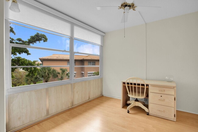 Building Photo - 1605 Abaco Dr