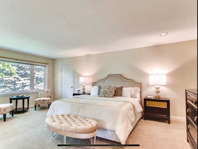 Building Photo - 1058 Wilmette Ave