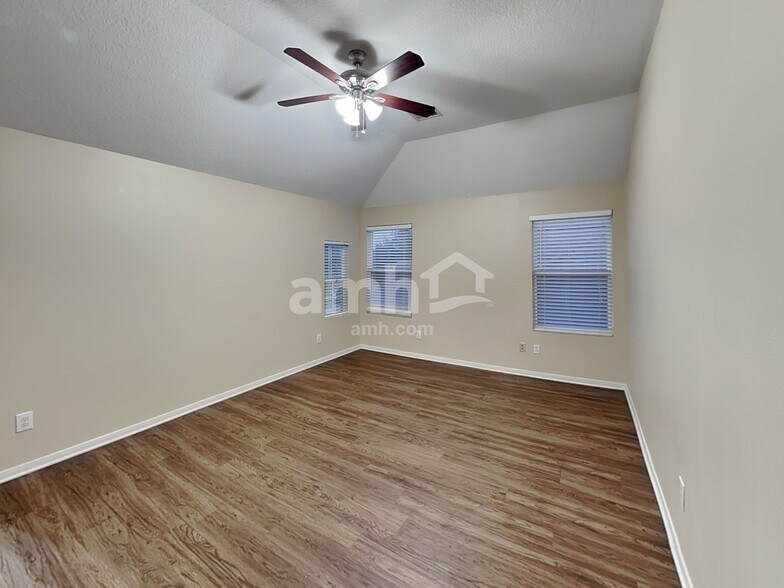 Building Photo - 4823 Dappled Grove Trl