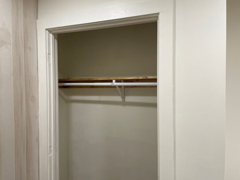 Bedroom 1 - 8 Park Pl