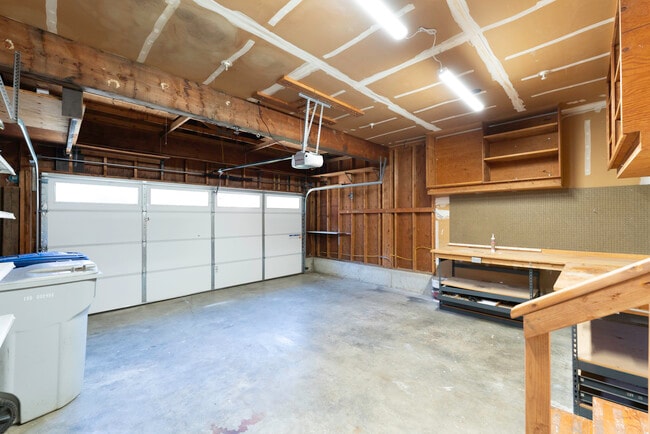 Building Photo - 12920 SE 157th Pl