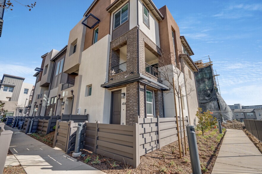 Building Photo - 414 Caliper Way