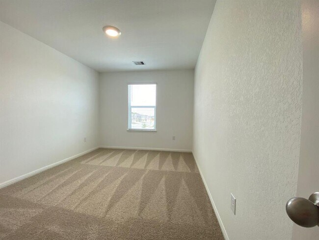 Building Photo - 408 Brody Ln