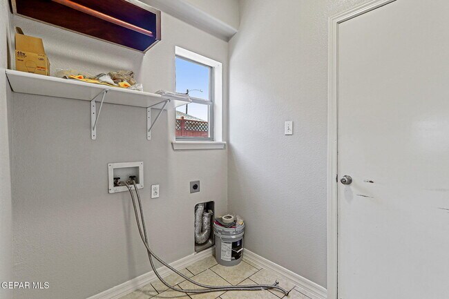 Building Photo - 14326 Smokey Point Dr