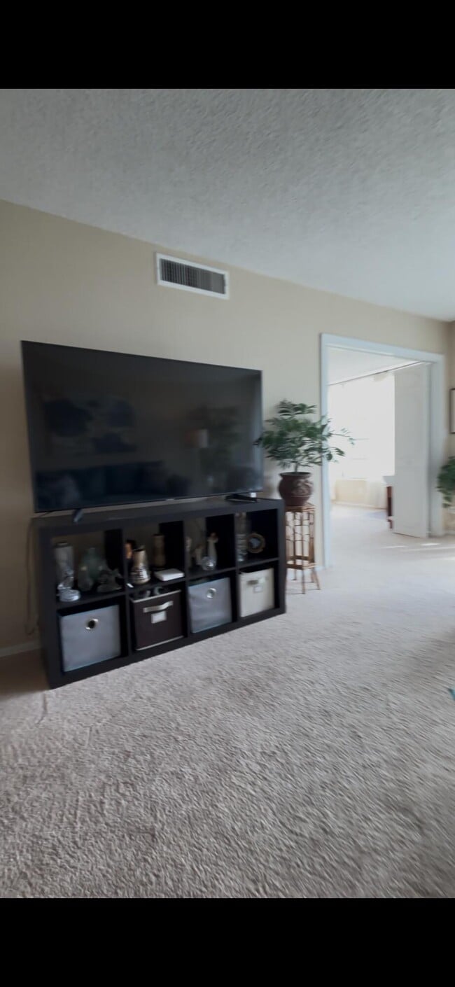 Building Photo - 2691 S Course Dr