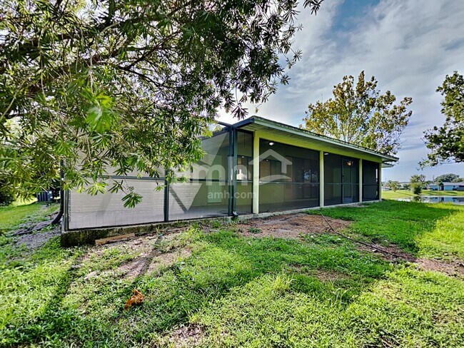 Building Photo - 2122 SW Burman Ln
