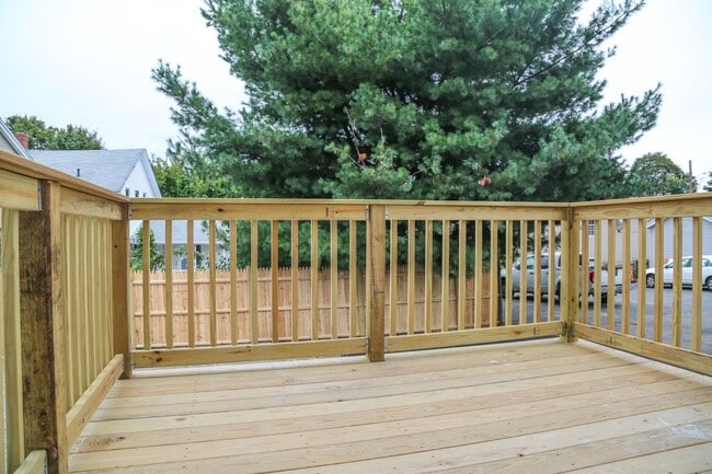 Building Photo - Newly Built 6br/3ba- Steps away from PC!