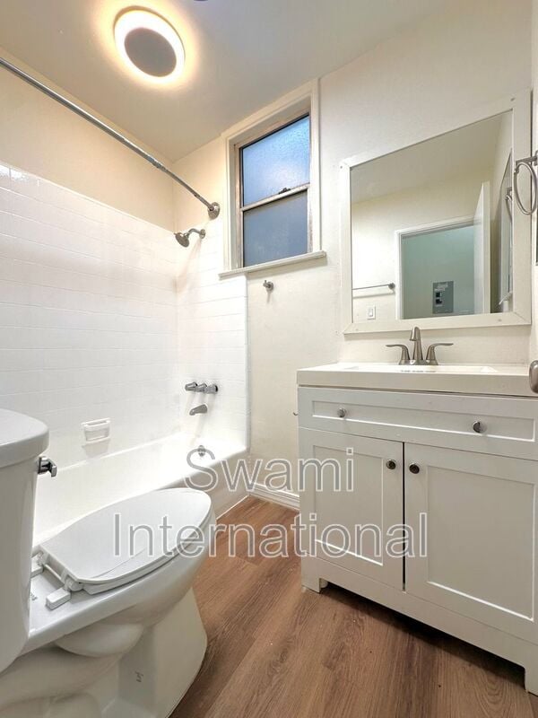 Building Photo - 1665 W 182nd St