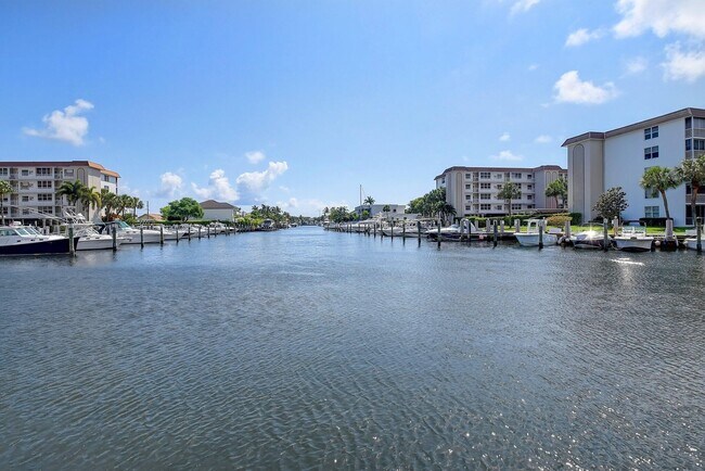 Building Photo - 2717 Florida Blvd