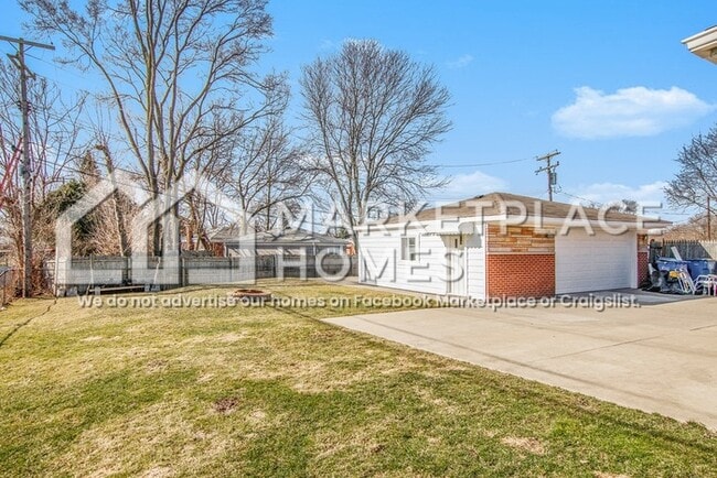 Building Photo - 5244 Bart Ave