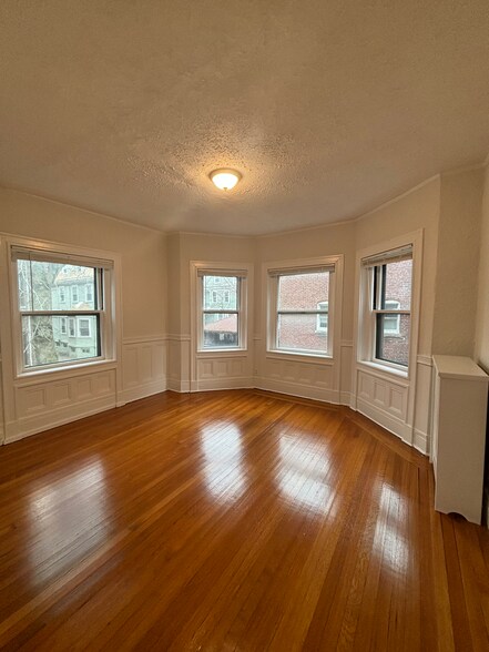 Building Photo - 6 Beals St