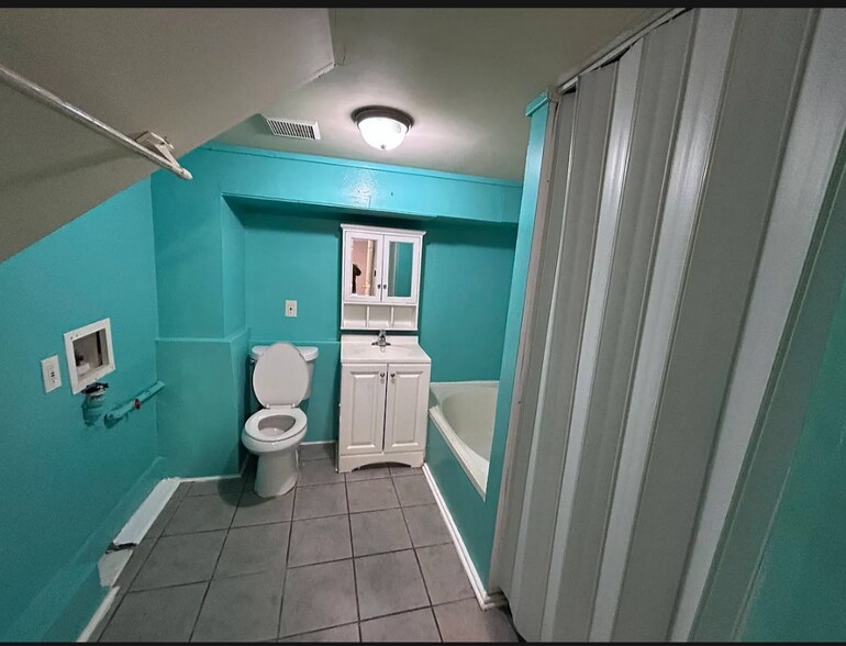 Building Photo - 1320 Brown St