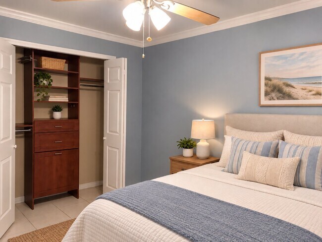 Building Photo - 2/1 First Floor Condo in Jax Beach - Pet Friendly, Lawncare Included, In-Unit Laundry!
