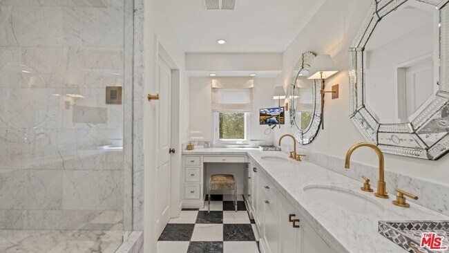 Building Photo - 11662 Duque Dr