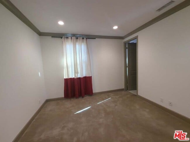 Building Photo - 16243 Cameo Ct