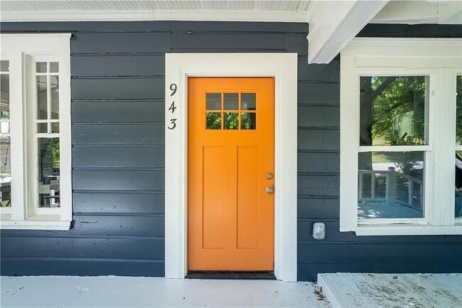 Building Photo - 943 Rose Cir SW