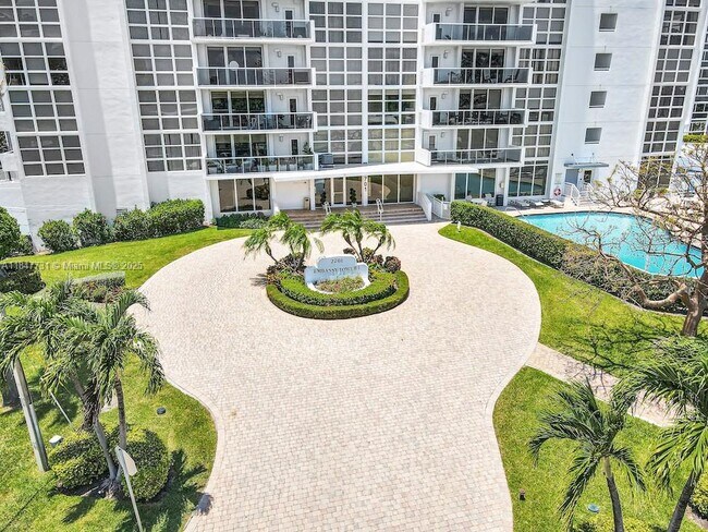 Building Photo - 2701 N Ocean Blvd