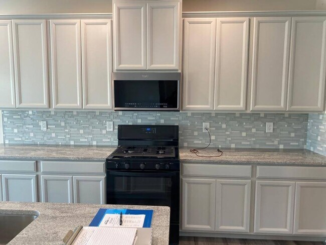 Building Photo - New Construction Home in Simpsonville !! 5 Bedroom and 4 baths in Highland Chase