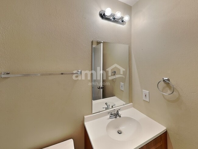 Building Photo - 1227 Deerhound Pl